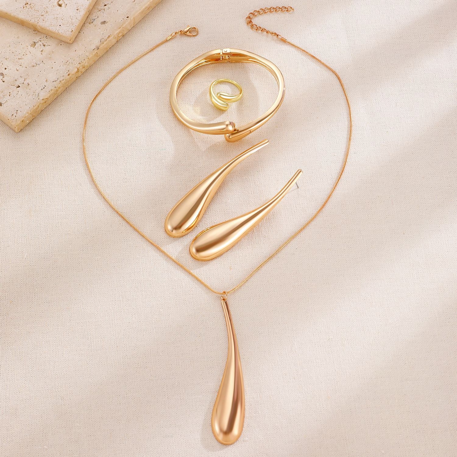 Wholesale Punk style alloy water drop pendant necklace